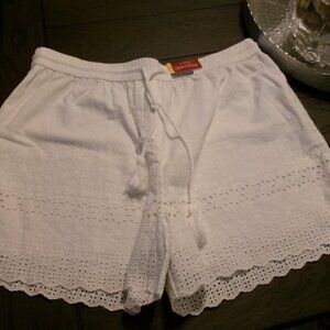 New With Tag Womens Faded Glory WHITE EMBROIDERED BOTTOM Casual Shorts Size 12
